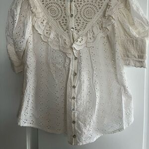 Women’s cream eyelet blouse size small